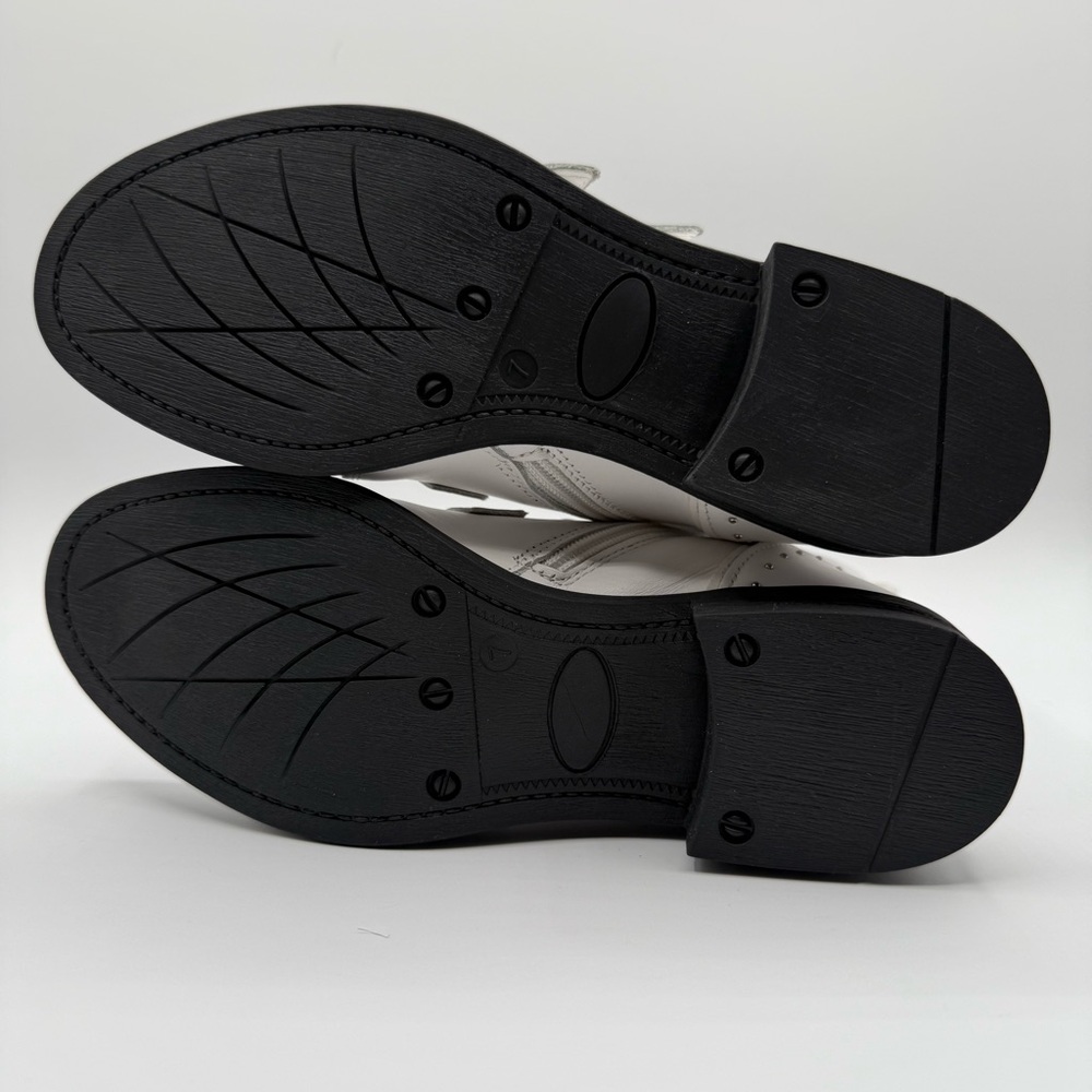 Steve Madden Pursue Moto Ankle Boots White Leather Buckle Studded 7M - Picture 15 of 16